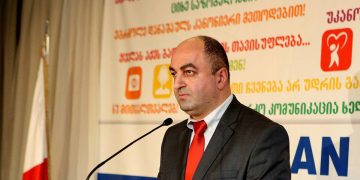 “ყველაფერში მატყუარები როგორ არიან? აა, რუსეთშიც ასეა, ხომ? კარგი” – უჩა ნანუაშვილი