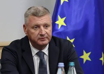 “60 000 ენმ–სთვის ჩაურიცხავს” – ოცნების მილიონერი მაღალჩინოსანი, რომელსაც 800 000 ლარის ქონება დედამ აჩუქა