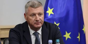 “60 000 ენმ–სთვის ჩაურიცხავს” – ოცნების მილიონერი მაღალჩინოსანი, რომელსაც 800 000 ლარის ქონება დედამ აჩუქა