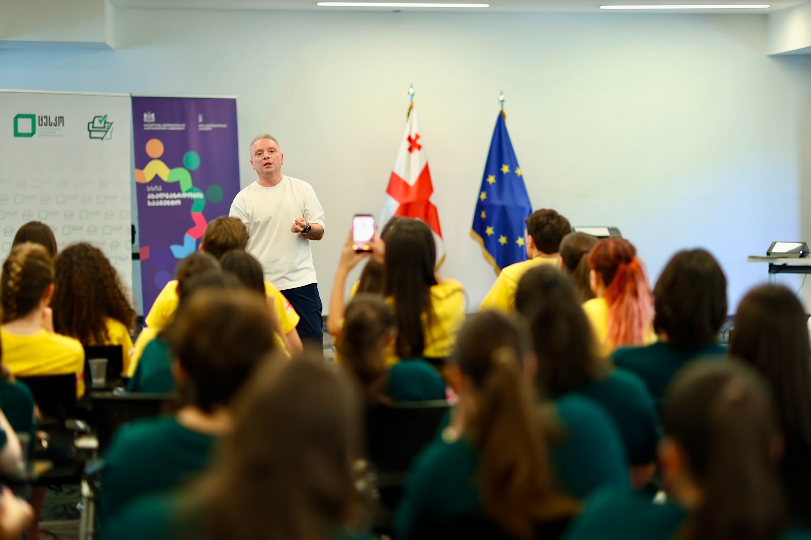*საზაფხულო ბანაკების ფარგლებში ცესკოს თავმჯდომარის მოადგილე ყვარელში ახალგაზრდებს შეხვდა*