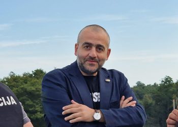 “დასუქდნენ ეს ახვრები”– გიორგი გამსახურდია