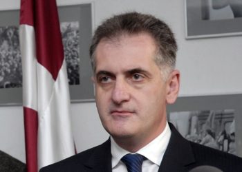 “გეორგიევსკში დადებული ხელშეკრულება არასოდეს შესრულებულა, რუსული ჯარი დასახმარებლად არ გამოჩენილა. ხოლო პარტნიორობის ხელშეკრულება ერეკლეს ოსმალეთთანაც ჰქონდა გაფორმებული” – კონსტანტინე გამსახურდია