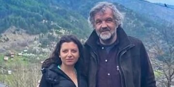 “კეთილი იყოს თქვენი მობრძანება კლუბში, მაესტრო!” – სიმონიანი კუსტურიცას YouTube–ის არხის დაბლოკვას ულოცავს