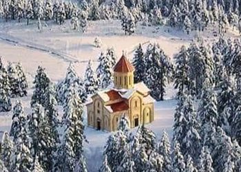 “მონასტრიდან გამოგვაძევეს, აქაურობას ბილწავთ, სიკვდილიანობამ იმატაო”– სვანეთის ეპარქია