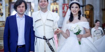 კობახიძის სიძე 6 წელია საქორწილო საჩუქრად ფულს იღებს – თანხა ყოველწლიურად იზრდება