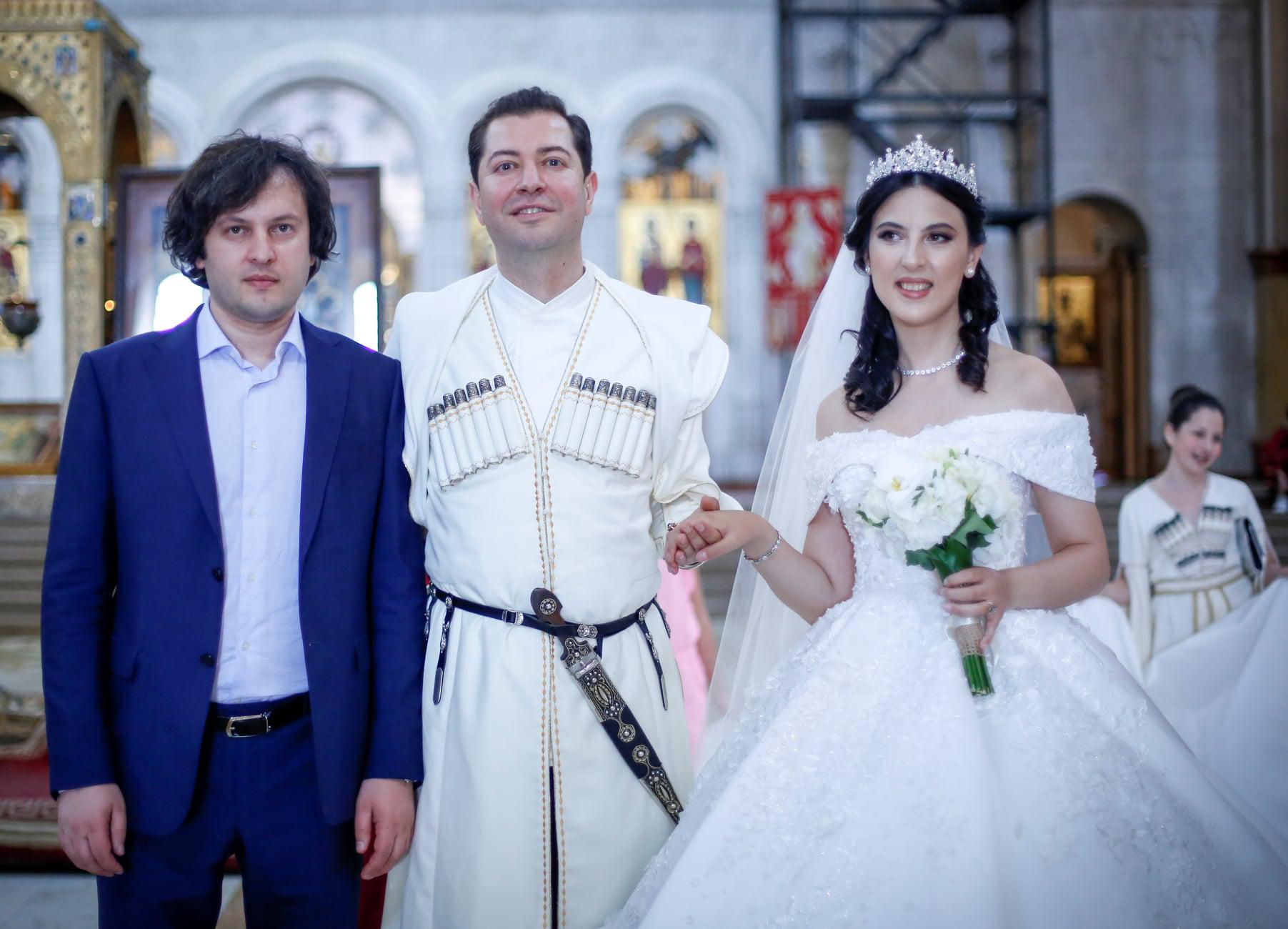 კობახიძის სიძე 6 წელია საქორწილო საჩუქრად ფულს იღებს – თანხა ყოველწლიურად იზრდება