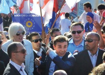 “ბერა ივანიშვილის ნათელმირონი და ნასამართლევი ოთარ ფარცხალაძე პუტინის სამსახურში ჩადგა” – სალომე სიმონია