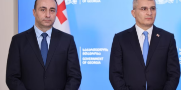 ,, მის თითოეულ ნაბიჯს, სატელეფონო ზარსა და მოქმედებას ბიძინა ივანიშვილის დავალებით ანზორ ჩუბინიძე აკონტროლებს” – ლაშა ფარულავა