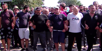 ველისციხეში მევენახეებმა ცენტრალური გზა გადაკეტეს