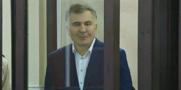 „საერთაშორისო გამჭვირვალობამ“ მაღიარა პოლიტიკურ პატიმრად, სჯობს გვიან, ვიდრე არასდროს” – სააკაშვილი
