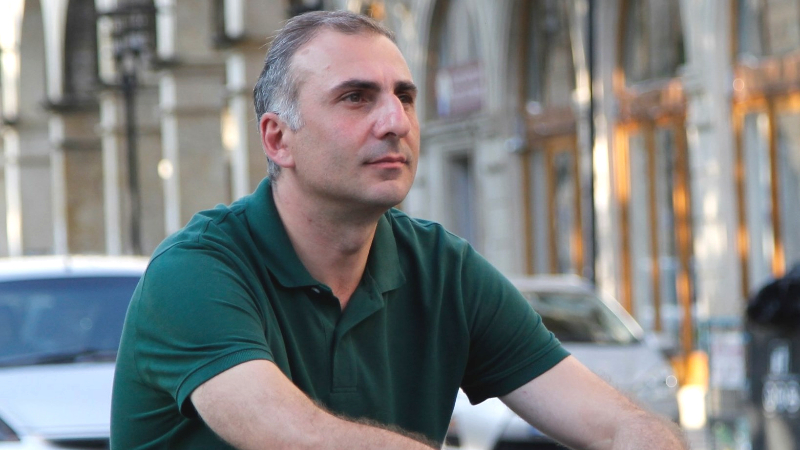 “ამ არაკაცმა მაწამა” – რას ედავებიან ამჯერად ელისაშვილს?