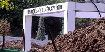 ზღვის უბნის ახლად გახსნილ პარკში სამუშაოები მიმდინარეობს – გადათხრილია მედიათეკის ტერიტორია