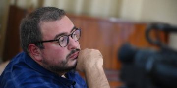 “თუ ფილოსოფიის ინსტიტუტში კაზინო “ჟუილი” გაიხსნა, რატომ არ უნდა გვეშინოდეს იმის, რომ ჩვენი სკოლის ადგილზე მორიგ “ტრამპტაუერს” ჩადგამენ?” – ლევან ლორთქიფანიძე