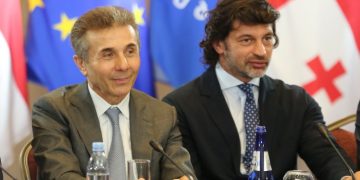 “თუ ვინმე მკვლელია, – ეს ნაციონალური მოძრაობაა”.- კალაძე ივანიშვილის სახლთან მოწყობილ აქციაზე