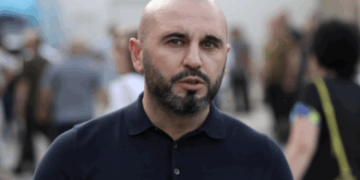 “ტრამპმა კუშნერს, მაკრონმა მარტა კოსს და საწვავი რომ 4 ლარი გახდა, ამაზე ბოლოს ეთერში ვინ დაიჩივლა?” – ლევან ხაბეიშვილის წერილი ციხიდან
