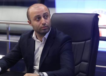 ,, მეთქი ქალბატონო, თქვენ მართლა კოლექტიური ნაცმოძრაობა ხო არ გგონივართ-მეთქი?” – ბერდია სიჭინავა