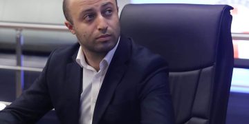 ,, მეთქი ქალბატონო, თქვენ მართლა კოლექტიური ნაცმოძრაობა ხო არ გგონივართ-მეთქი?” – ბერდია სიჭინავა