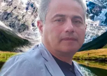 ,, პირადად მეც, „ასავალ-დასავალის“ მთავარ რედაქტორს ლაშა ნადარეიშვილს, დაუყოვნებლივ დამადეთ ხელბორკილი!”
