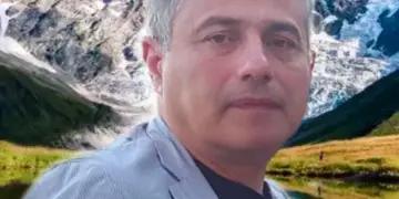 ,, პირადად მეც, „ასავალ-დასავალის“ მთავარ რედაქტორს ლაშა ნადარეიშვილს, დაუყოვნებლივ დამადეთ ხელბორკილი!”