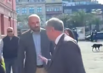 ხმაური საკონსტიტუციო სასამართლოსთან – თენგიზ შარმანაშვილმა ლევან ცუცქირიძეს “ქაჯი” უწოდა
