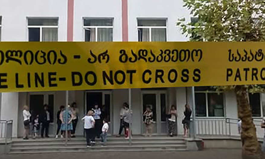 მე–კლასის მოსწავლემ კლასელი დაჭრა – რა მოხდა ქობულეთში?