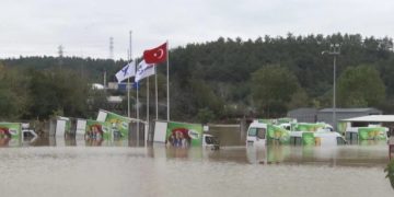 სტამბოლში წყალდიდობით გამოწვეული მსხვერპლი გაიზარდა – სამძებრო სამაშველო ოპერაცია ამ დრომდე გრძელდება
